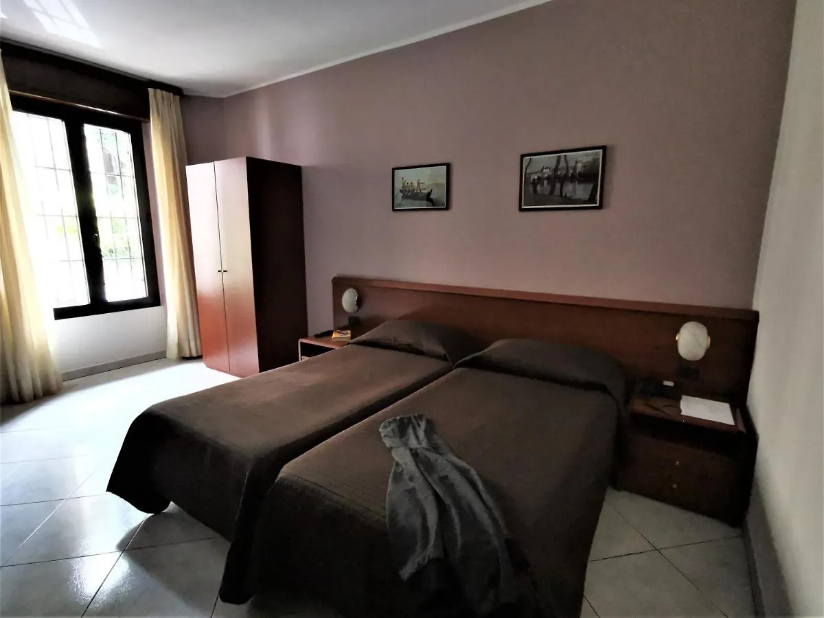 Hotel Venini Mediolan 3*,  Włochy